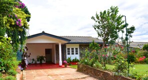 Fachada de la propiedad