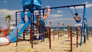 Área de juegos infantiles al aire libre