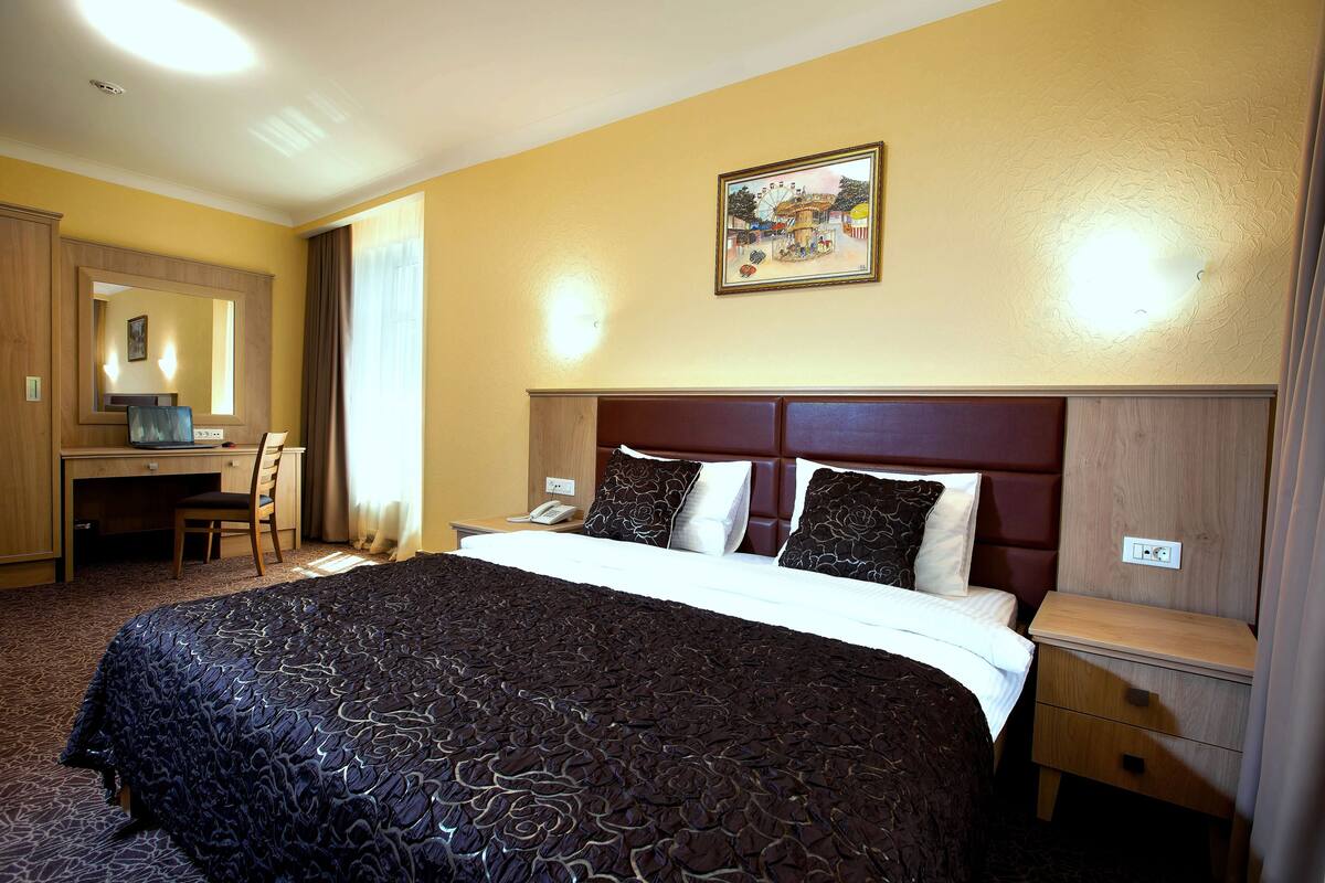 Premium Suite, 2 Bathrooms | Premium bedding, minibar, in-room safe, desk