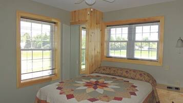 5 bedrooms, WiFi, bed sheets