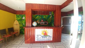 Reception - Hotel Nataro Inn (Roatan)