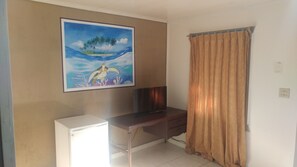 Phòng đôi tiện nghi đơn giản, 2 giường đôi, không hút thuốc | Két bảo mật tại phòng, trang trí khác biệt 