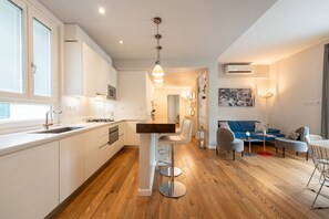 Fridge, microwave, oven, stovetop