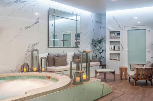 Salle de soins pour les couples, sauna, spa, bain de vapeur