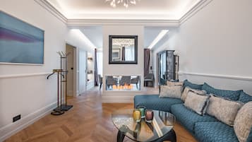 Suite presidencial (Montesquieu) | Área de sala de estar | Televisión de pantalla plana, Netflix y servicios de streaming