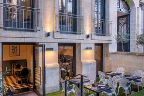Terrace/patio - Le Palais Gallien Hôtel & Spa (Bordeaux)