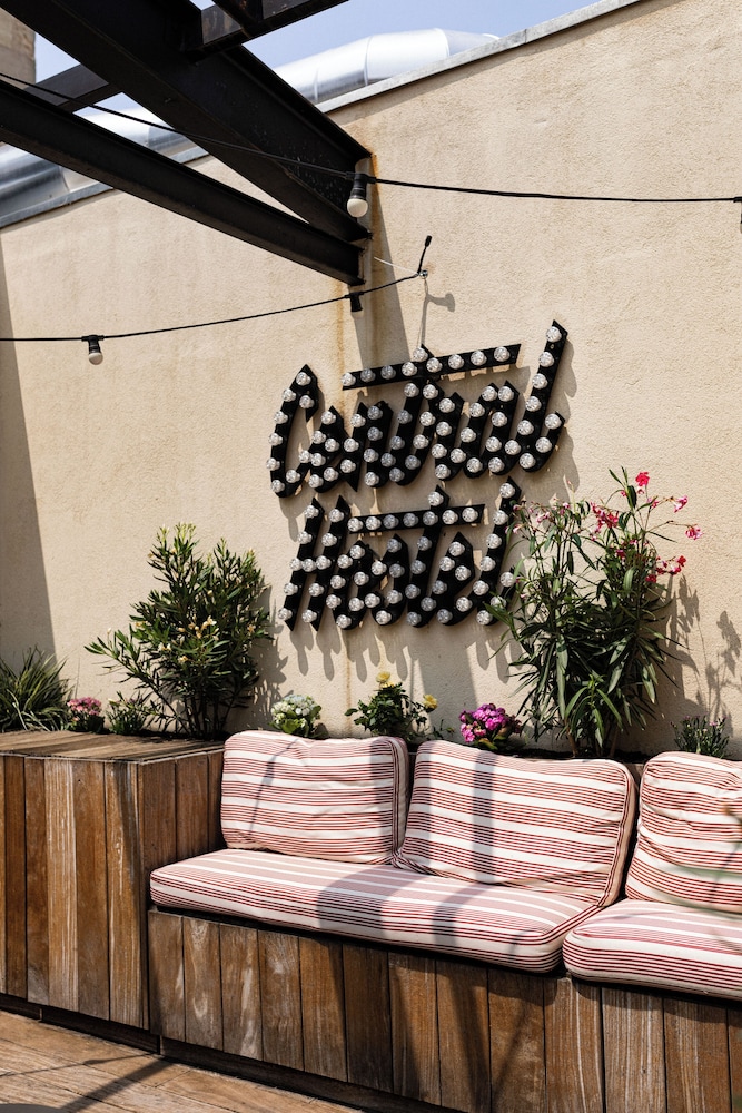 Central Hostel by null