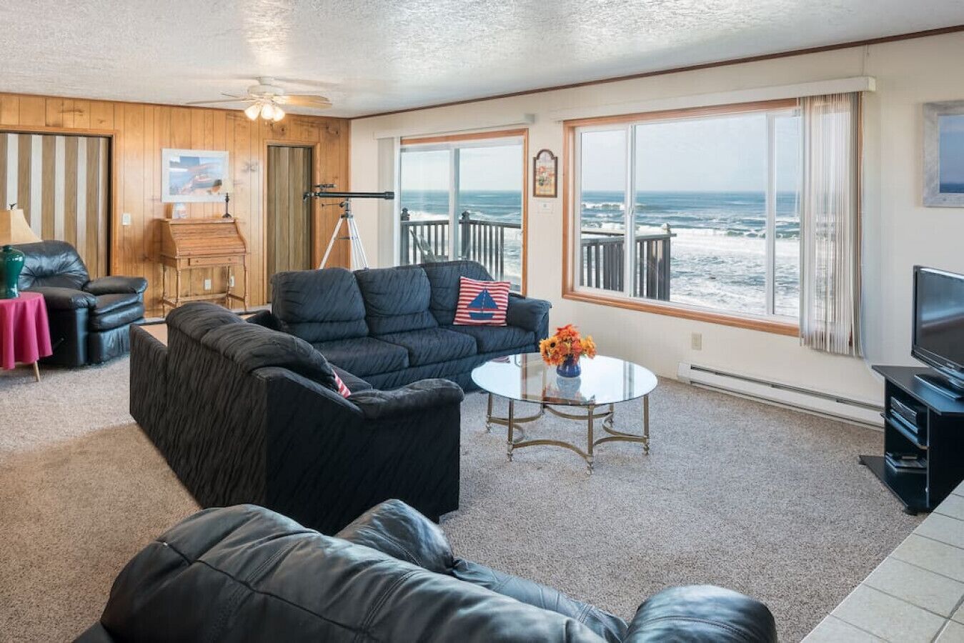 Televisie en een open haard