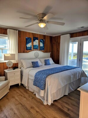 5 bedrooms, desk, travel cot, free WiFi
