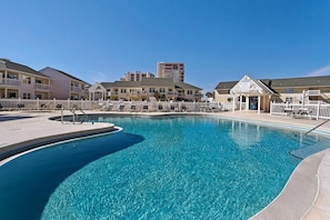 Piscine extérieure, piscine chauffée