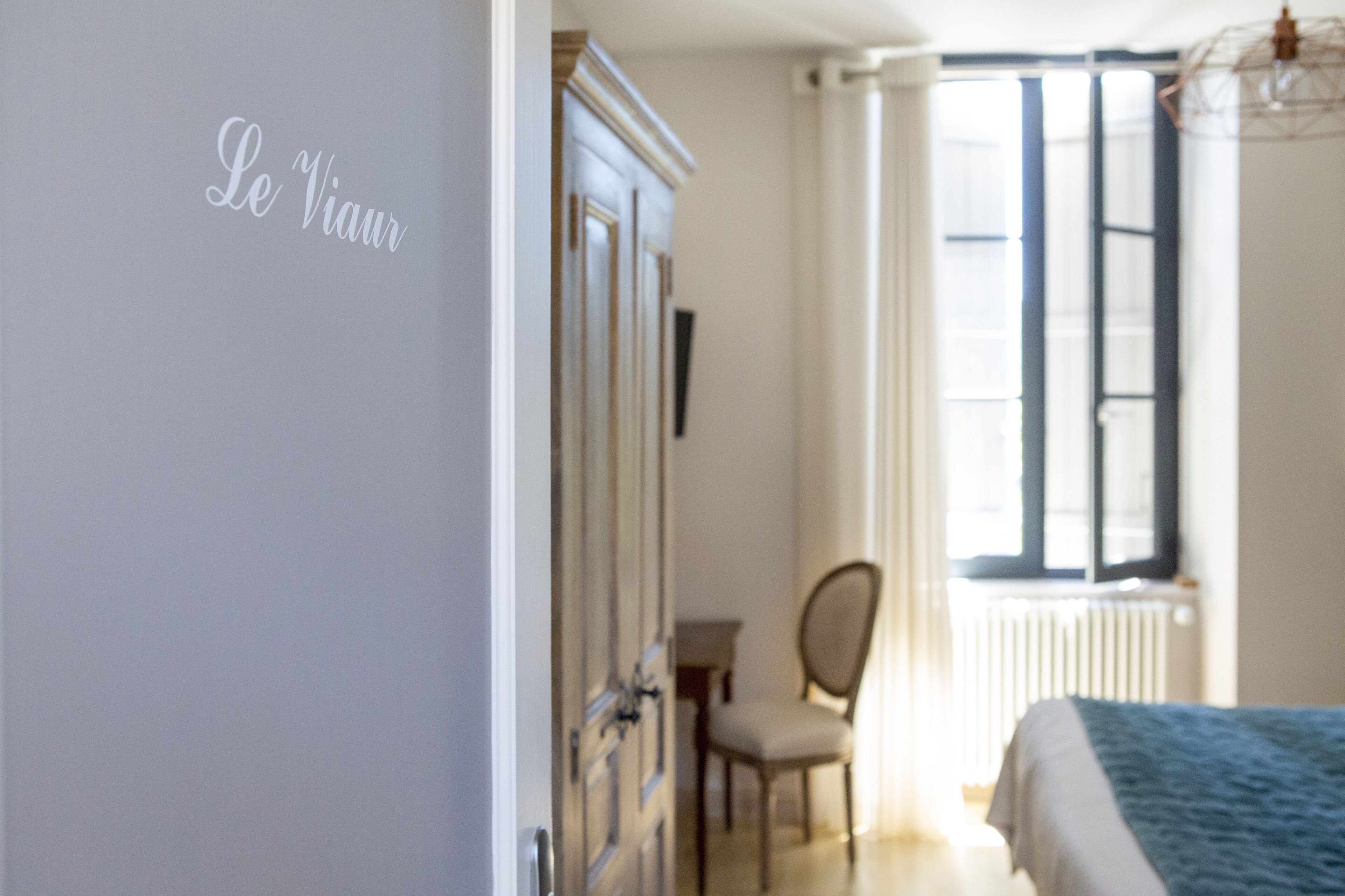 Double Room (Le Viaur) | Desk, soundproofing, iron/ironing board, free cribs/infant beds