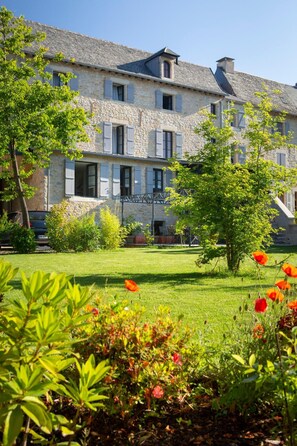 Property grounds - La Maison de Siloe (Villefranche-de-Rouergue)