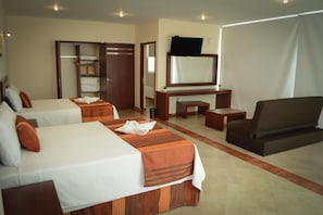 Egyptian cotton sheets, premium bedding, down duvets, Tempur-Pedic beds - Hotel Quinta Tequisquiapan (Tequisquiapan)