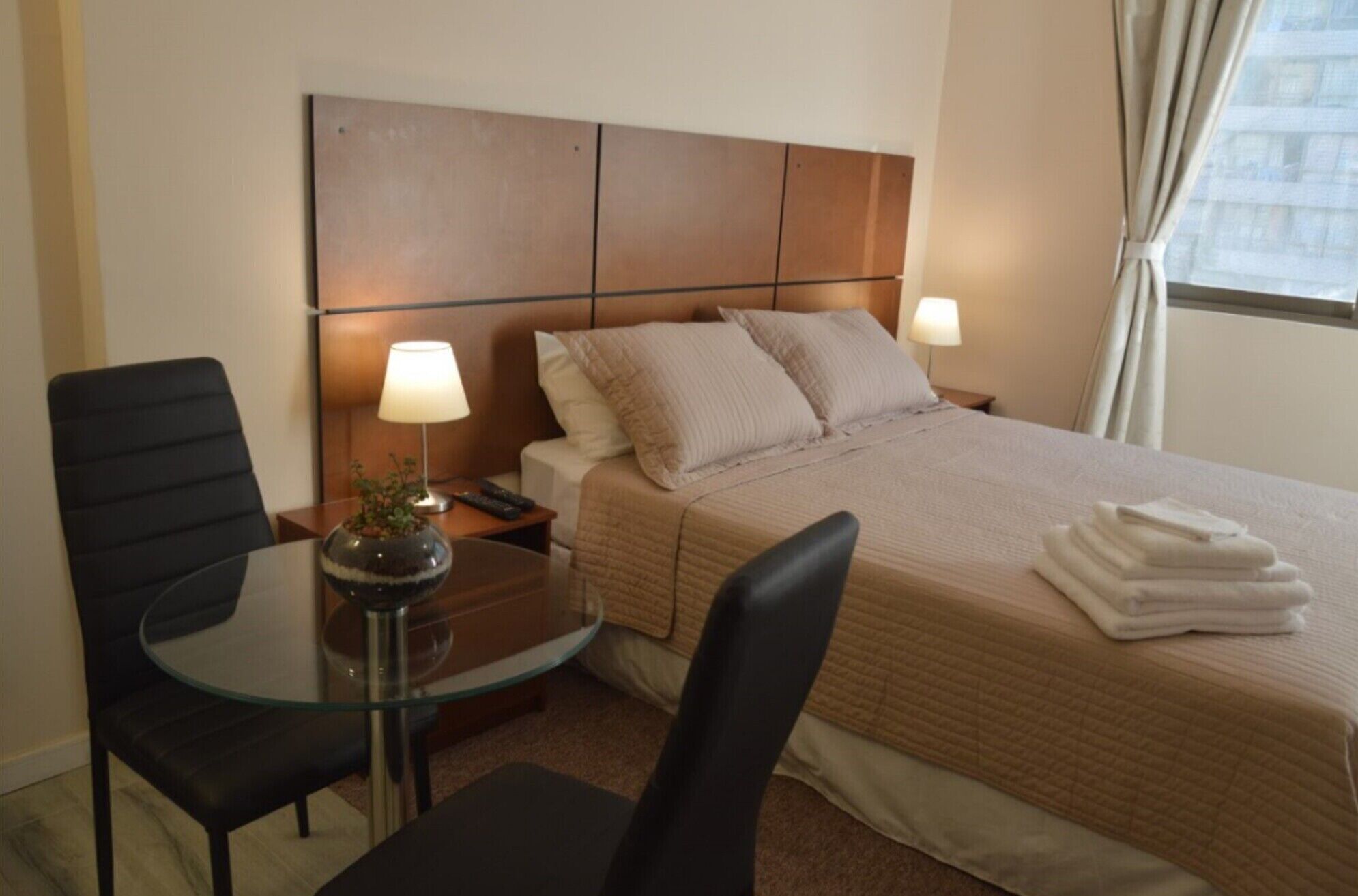 Minibar, rideaux occultants, fer et planche à repasser, Wi-Fi gratuit