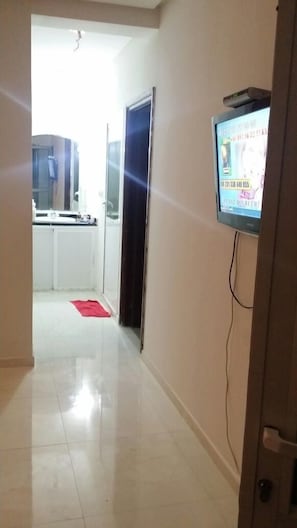 Televisión LED 32 pulgadas con canales de televisión vía satélite