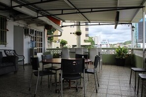 Desayuno continental (USD 4.50 por persona)