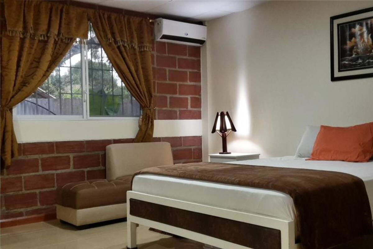 Honeymoon Suite, 1 Queen Bed
