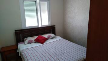 City Apartment, 1 Double Bed, Non Smoking | Blackout curtains