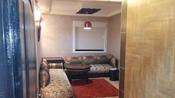 City Apartment, 1 Double Bed, Non Smoking | Living area