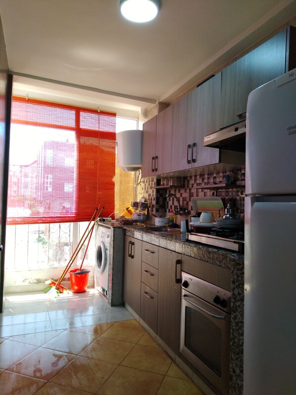 City Apartment, 1 Double Bed, Non Smoking | Private kitchen