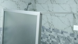 City Apartment, 1 Double Bed, Non Smoking | Bathroom shower - Bel Appar Tanjabalya (Tangier)