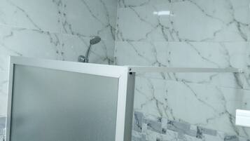 City Apartment, 1 Double Bed, Non Smoking | Bathroom shower