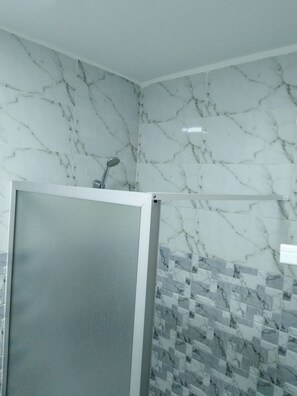 Leilighet – city, 1 dobbeltseng, ikke-røyk | Dusj på badet