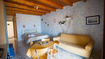 Monolocale familiare, vista mare | Wi-Fi gratuito, lenzuola