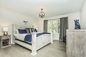 4 bedrooms, in-room safe, iron/ironing board, WiFi