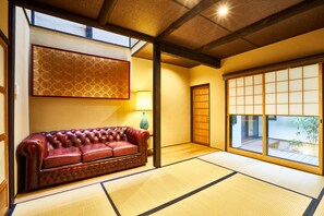Private Vacation Home | Living area | TV - Nagi (Kyoto)