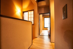 3 bedrooms, blackout drapes, iron/ironing board, free WiFi - Nagi (Kyoto)