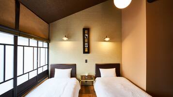 3 bedrooms, blackout drapes, iron/ironing board, free WiFi