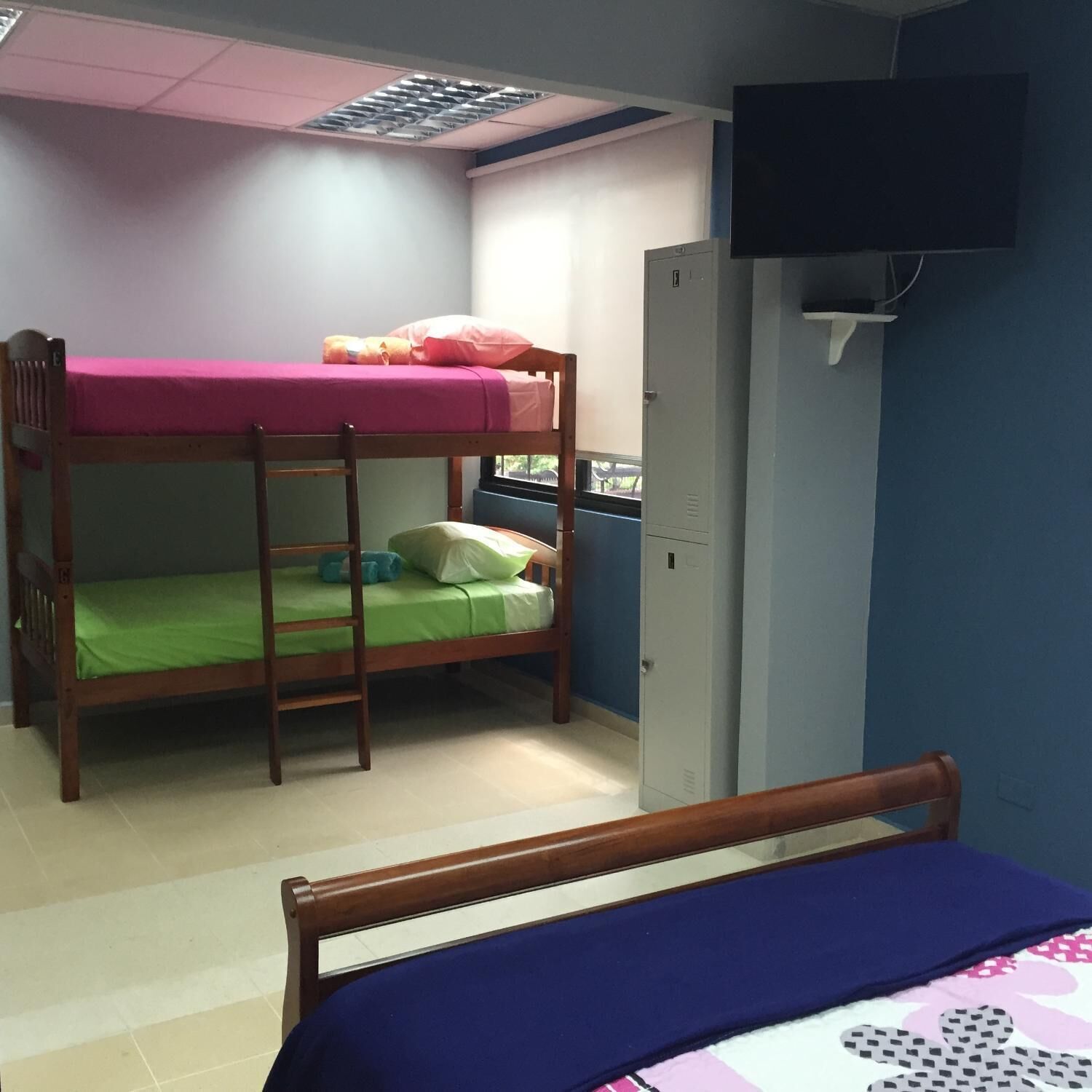 Wifi gratis y ropa de cama 