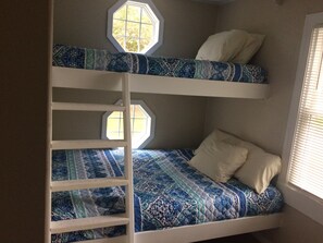 3 bedrooms, WiFi, bed sheets