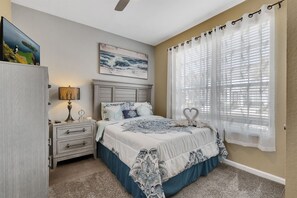 3 slaapkamers, een bureau, een strijkplank/strijkijzer, gratis wifi