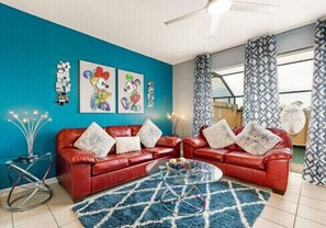 Een smart-tv, een dvd-speler, tafelvoetbal en een tafeltennistafel