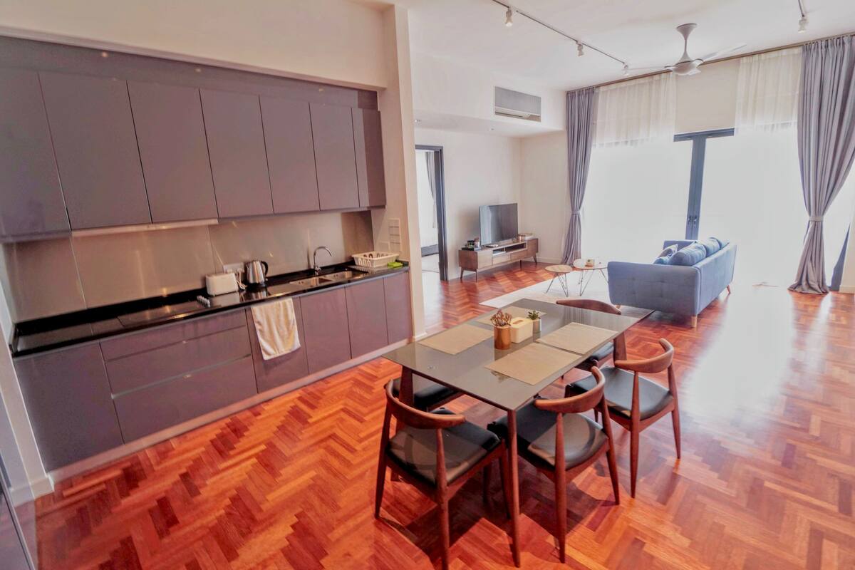 Premier Condo, 2 Bedrooms | Living area | LED TV, Netflix