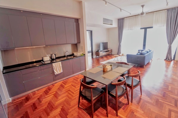 Premier-Apartment, 2 Schlafzimmer | Wohnbereich