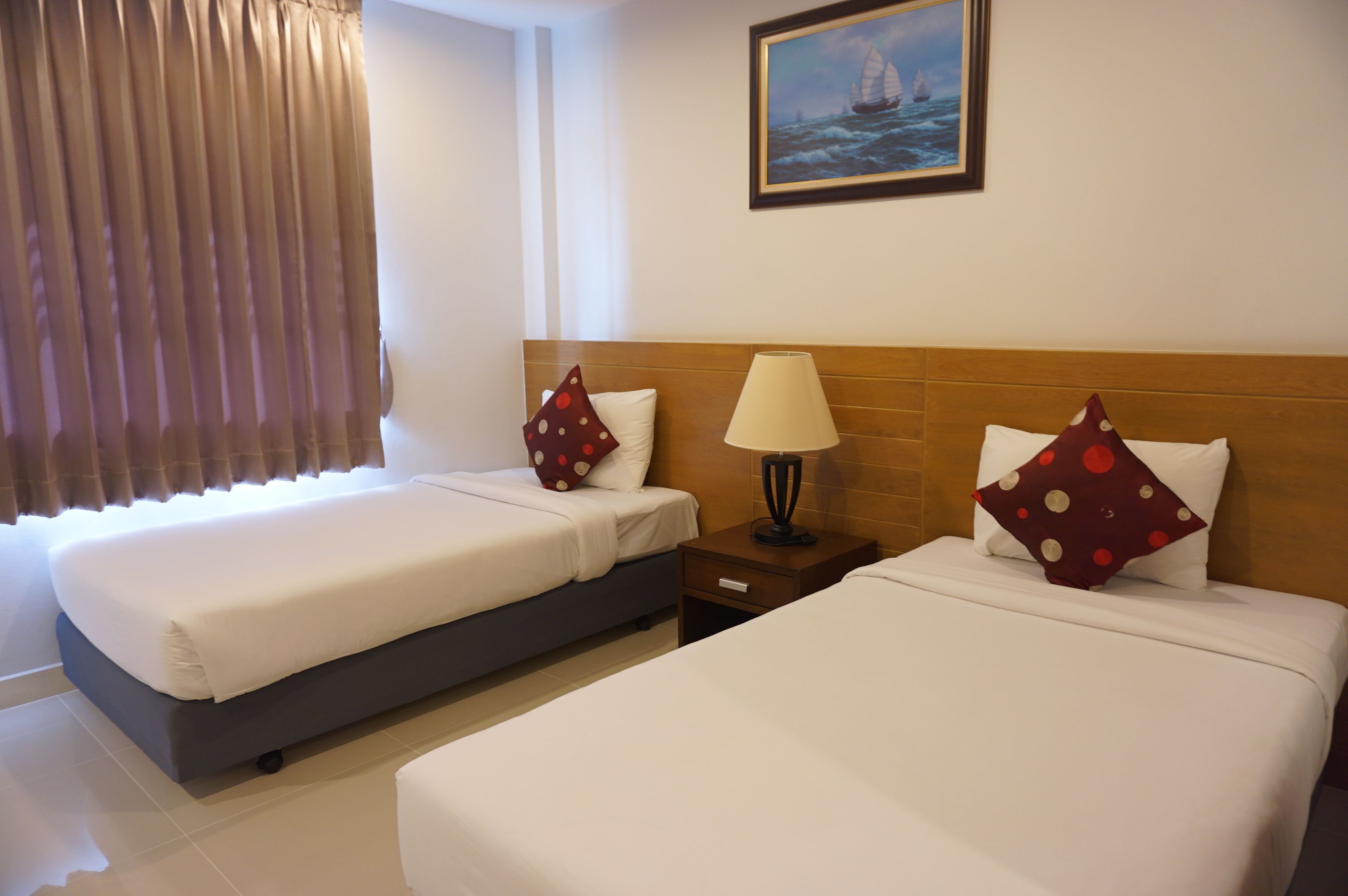 Superior Twin Room | Minibar, desk, free WiFi