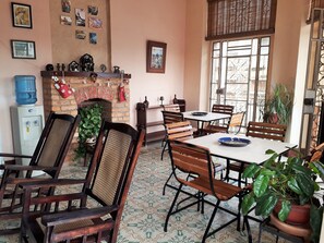 Komplet morgenmad hver dag mod et gebyr