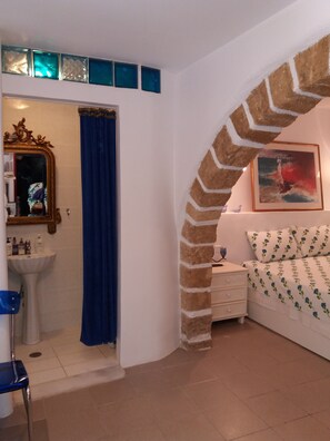 1 bedroom, iron/ironing board, WiFi, bed sheets - El Apartment, Private House in Old Town, Ground Floor (Rodos)