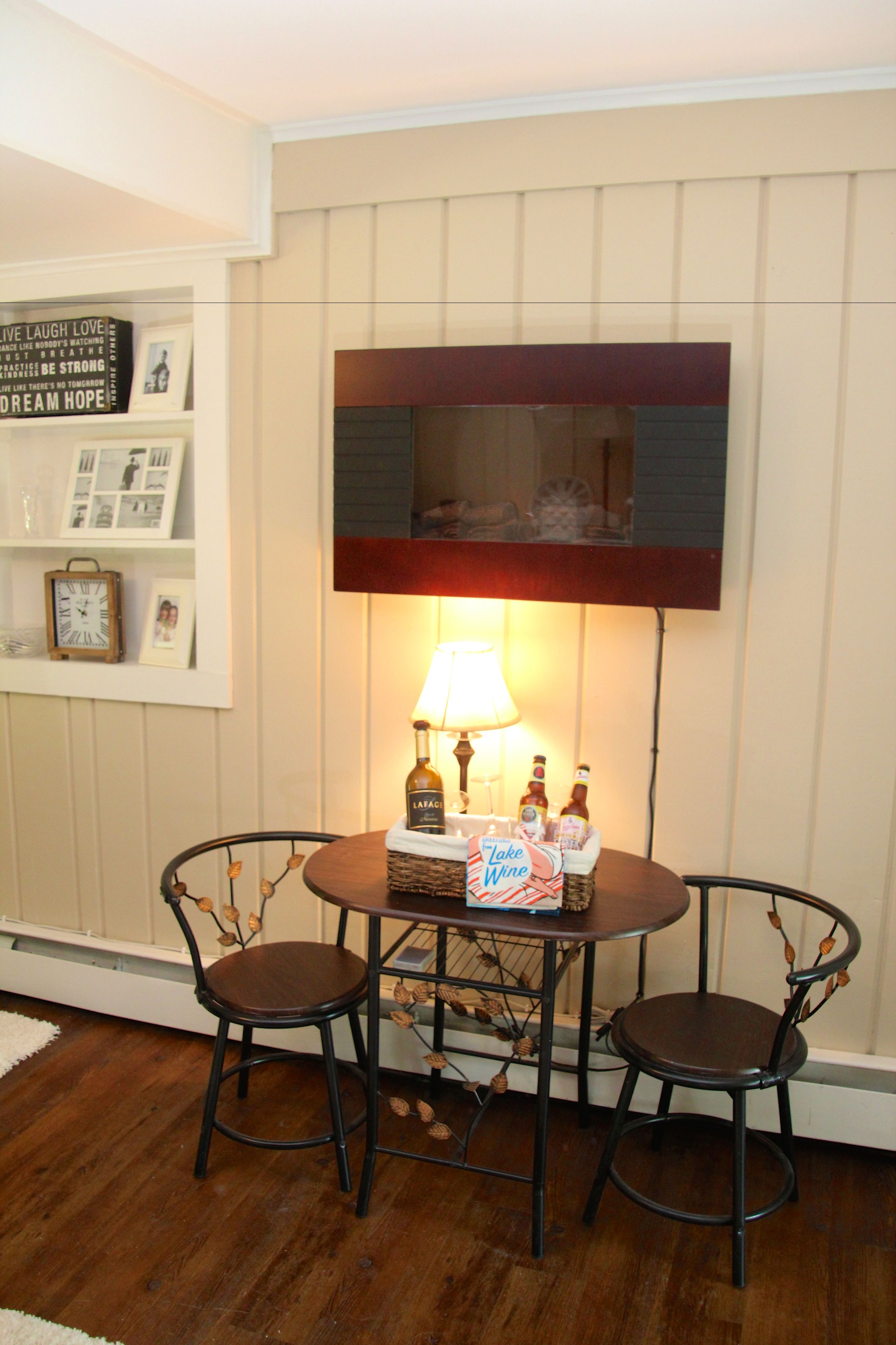 Nhà Premier, 2 phòng ngủ, tủ lạnh & lò vi sóng, quang cảnh một phần hồ | Khu v  ực ăn uống tại phòng