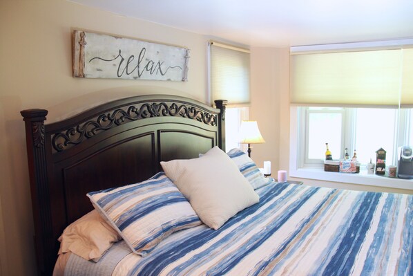 Premier House, 2 Bedrooms, Refrigerator & Microwave, Partial Lake View | 2 bedrooms, premium bedding, individually decorated - Ray of Sunshine (Canandaigua)