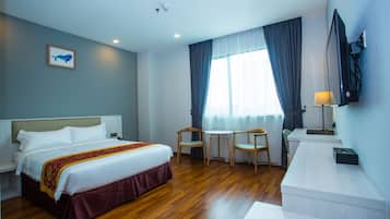 1 quarto, cofres nos quartos, escrivaninha, quartos à prova de som