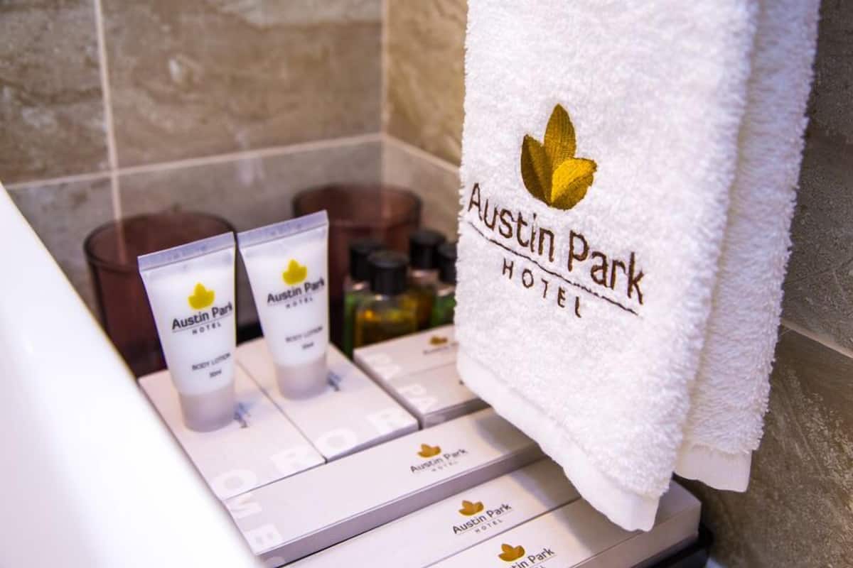 shower, rainfall showerhead, free toiletries, hair dryer