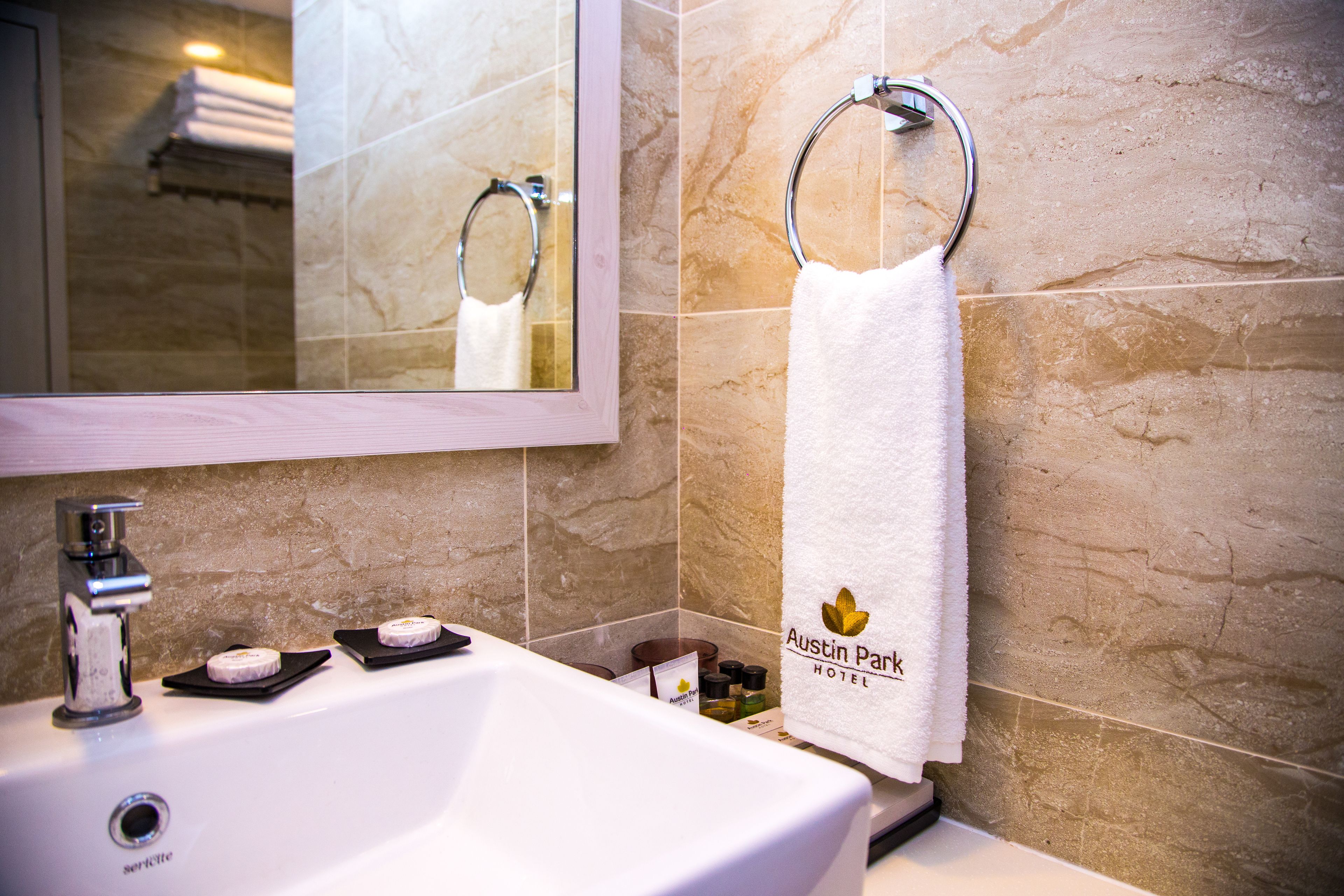 shower, rainfall showerhead, free toiletries, hair dryer