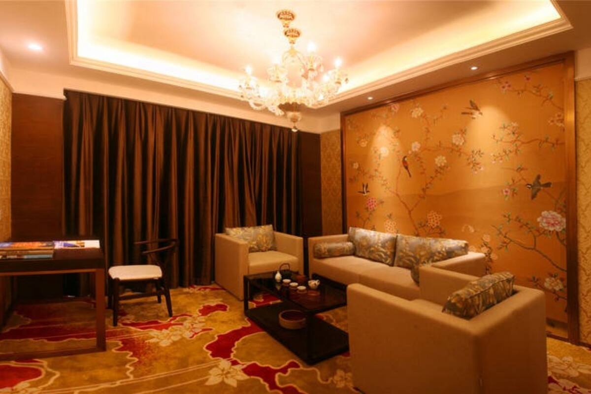 Suite | In-room safe, desk, blackout drapes, free WiFi