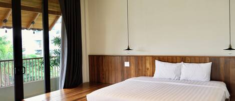 Hochwertige Bettwaren, Pillowtop-Betten, Schreibtisch