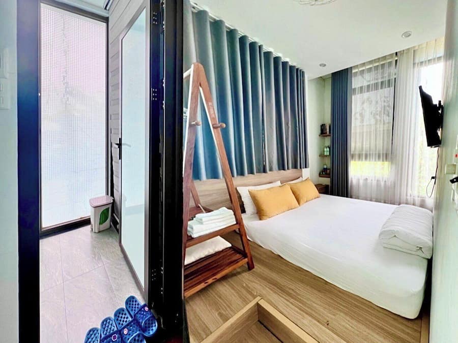 Economy Room | Premium bedding, pillowtop beds, desk, laptop workspace