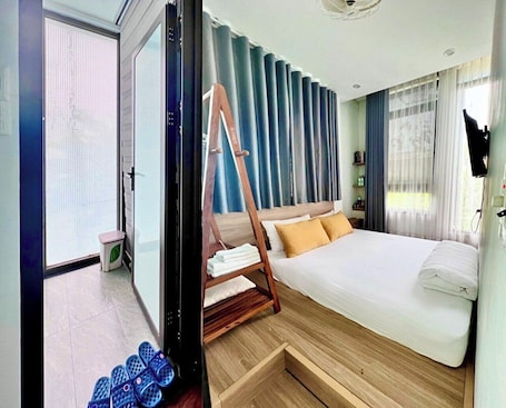 Ropa de cama de alta calidad, colchones con pillow-top y escritorio